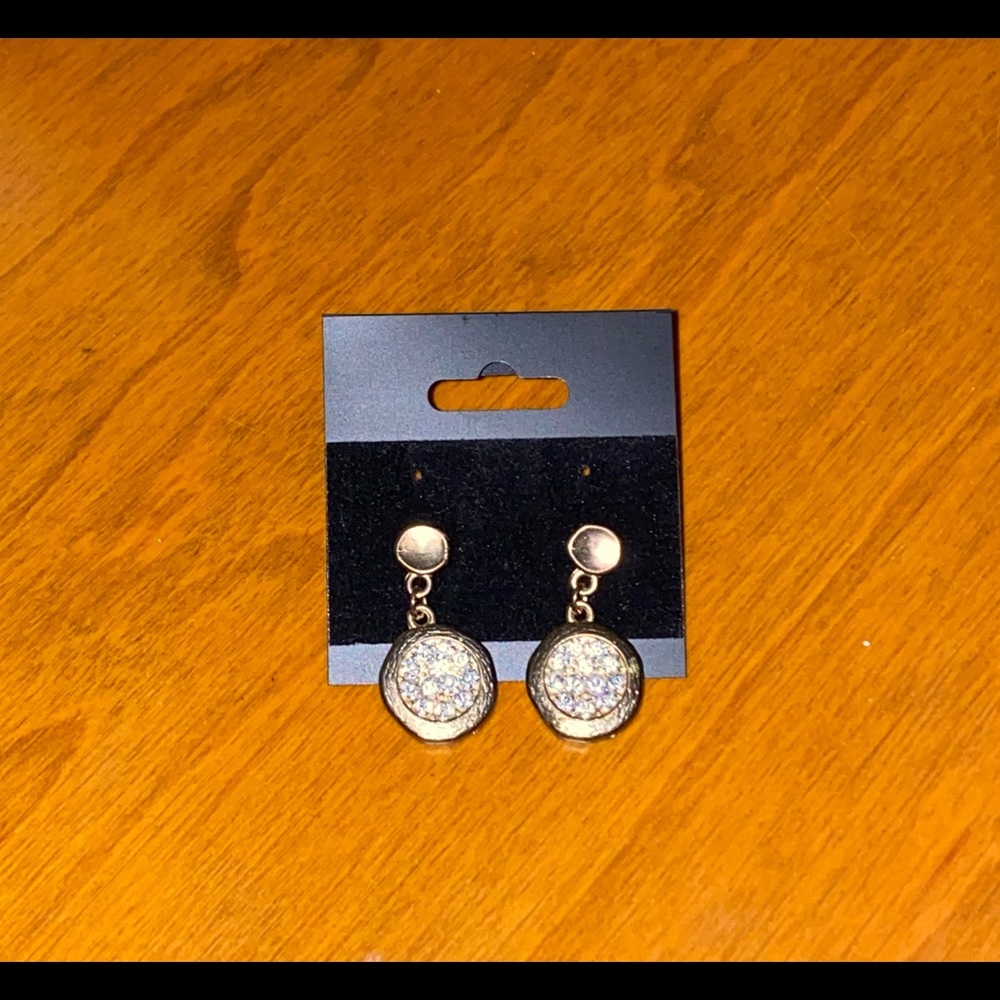 Cute Diamond (fake) earrings.